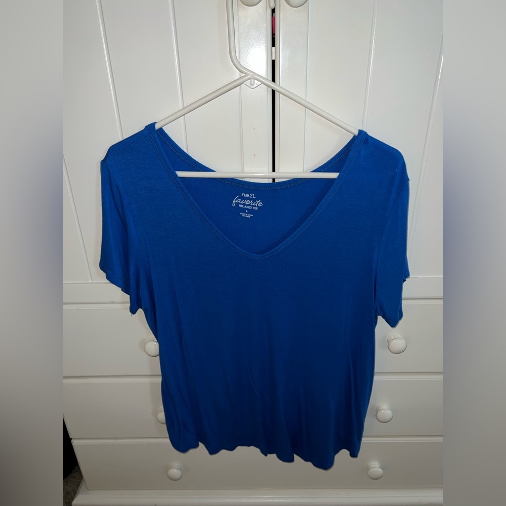 Rue 21 Vneck